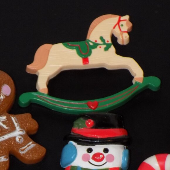 Lot 8 Vintage Hallmark, Gibson & Avon Christmas Brooches & Fragrance Pin Bundle - Picture 10 of 13